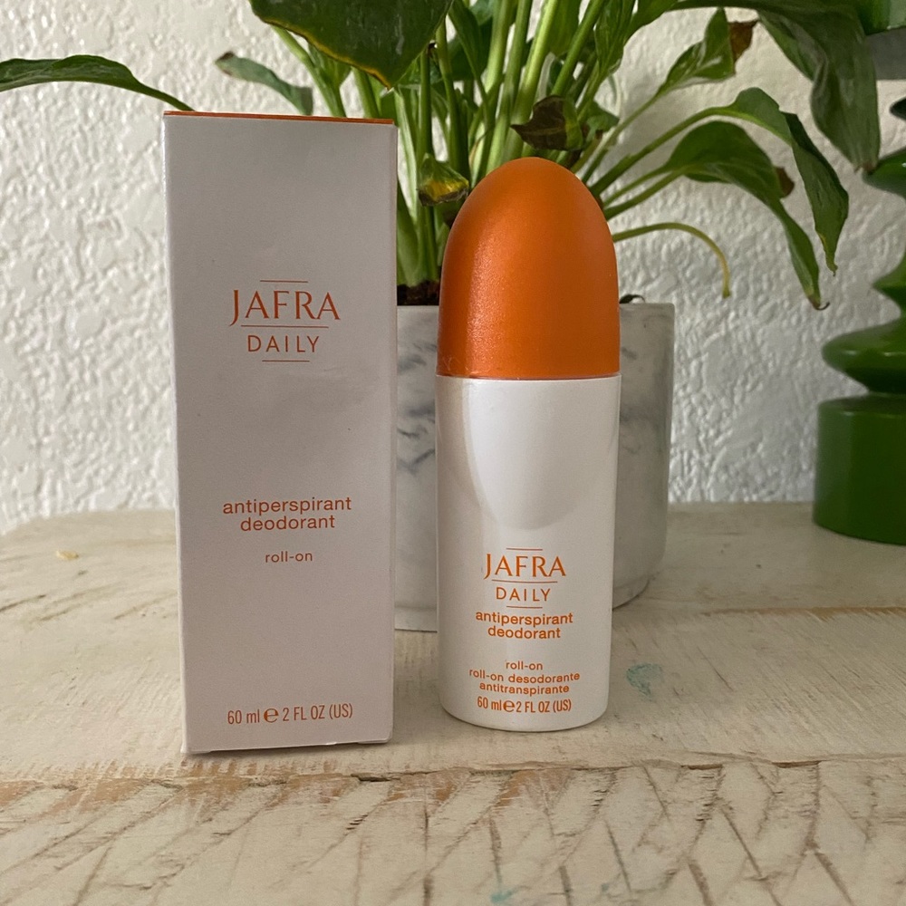 JAFRA Daily - Antiperspirant Deodorant Roll-on